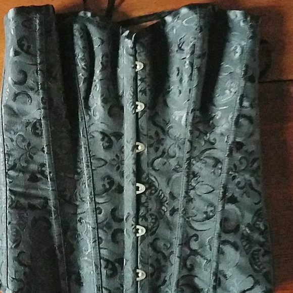 Black corset - Picture 2 of 5